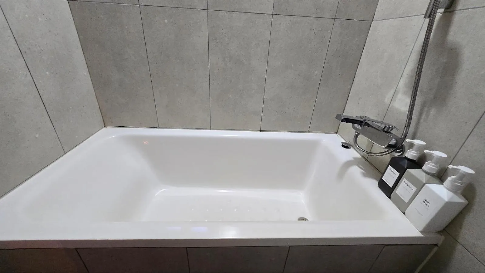 A Bridge House 2-C Hotel Incheon South Korea