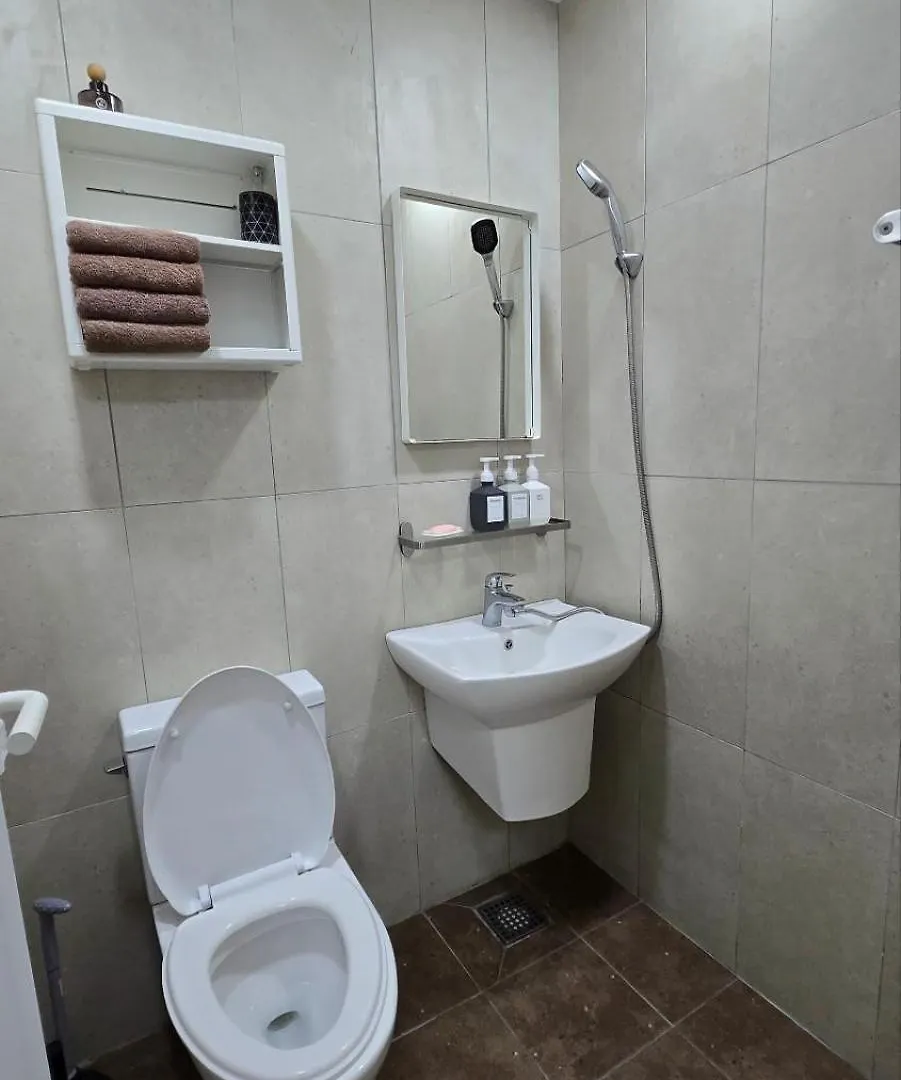A Bridge House 2-C Hotel Incheon Guest house